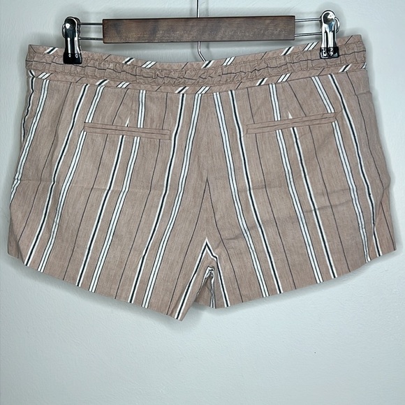 BCBGMAXAZRIA TAN AND BLACK PINSTRIPED SHORTS Sz 6 Symone Linen The Short Shorts - Picture 4 of 8